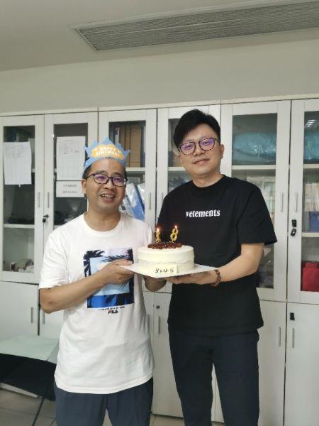 第八工会开展8月员工集体生日活动