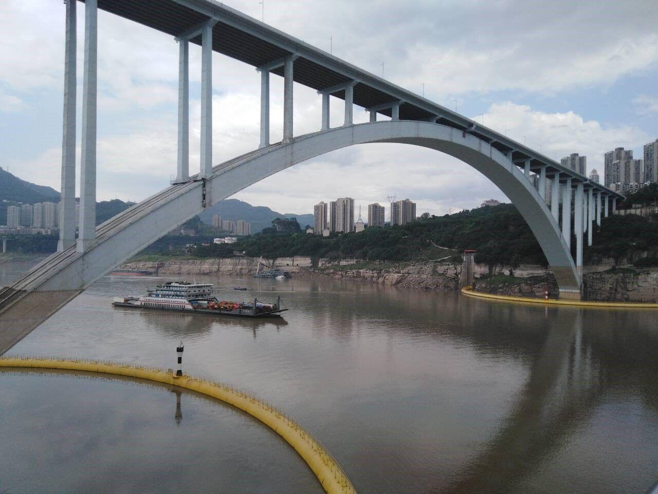 重庆万州长江公路大桥防撞设施工程施工及养护关键技术研究