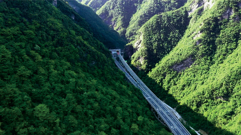石黔高速七曜山隧道