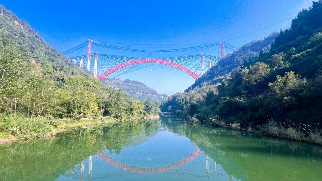 我司参与设计的世界最大跨径钢拱桥登上央视荧屏 ——凤来大溪河特大桥主拱胜利合龙