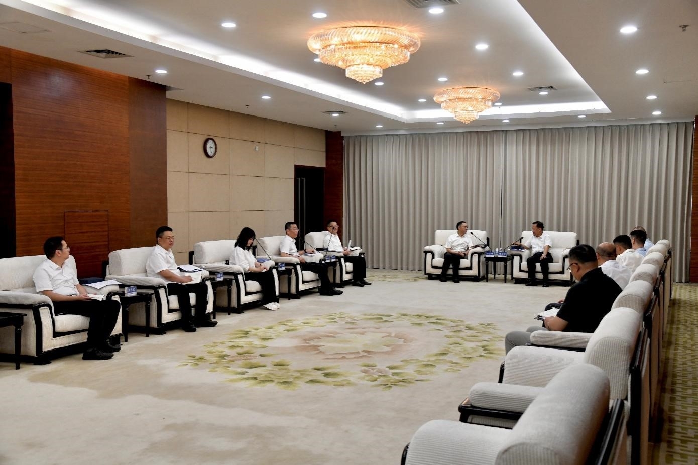 中铁长江设计党委书记、董事长罗立翔率队拜访重庆高速公路集团