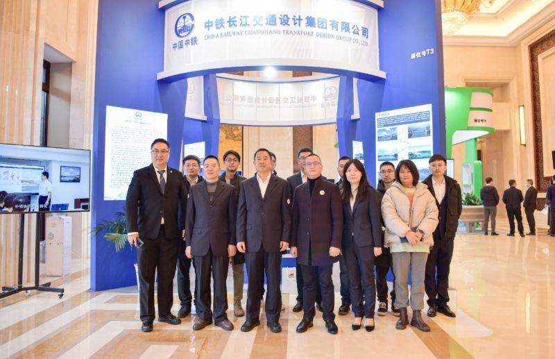 中铁长江设计展台形象2