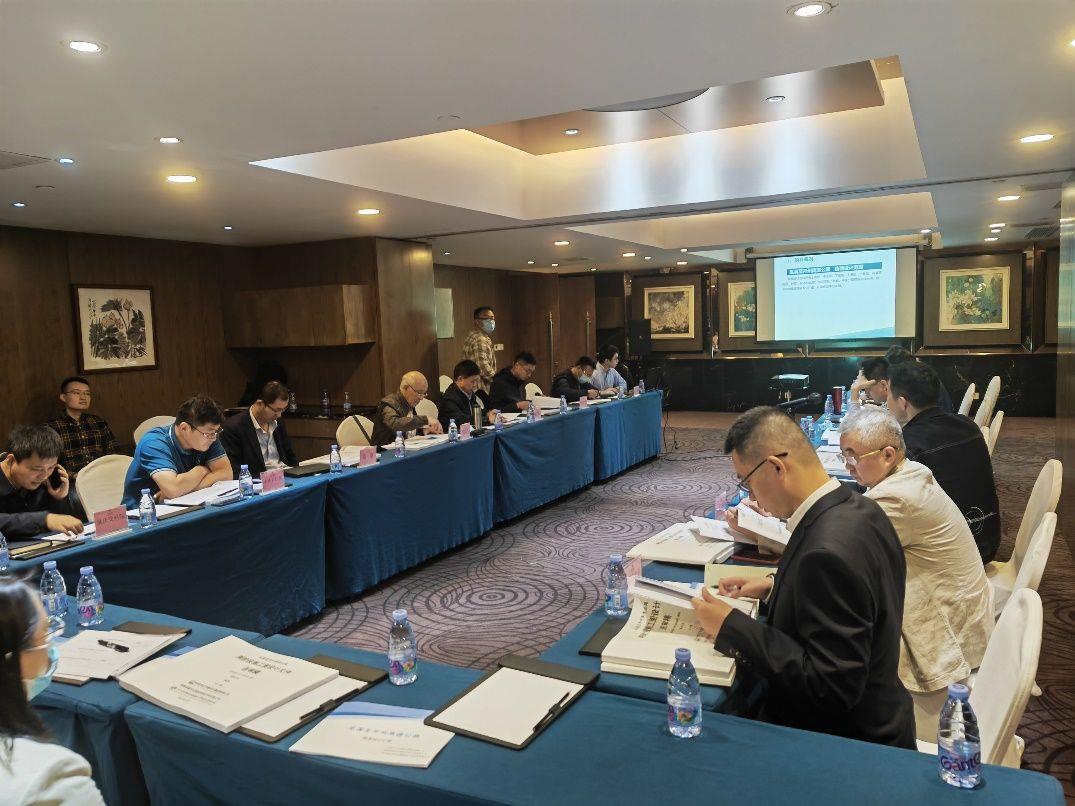 巫云开高速公路路面工程施工图审查会顺利通过