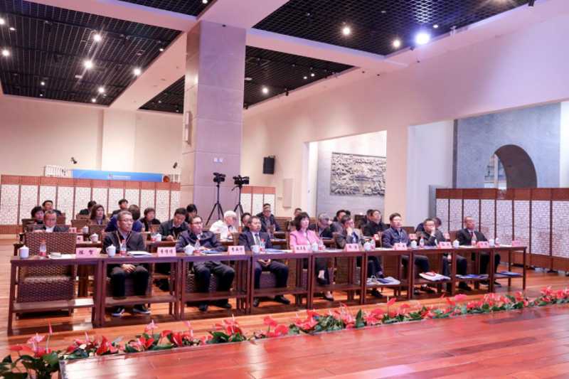 集团公司副总经理、总工程师刘小辉受邀参加直辖市公路学会学术研讨会并作主题报告2