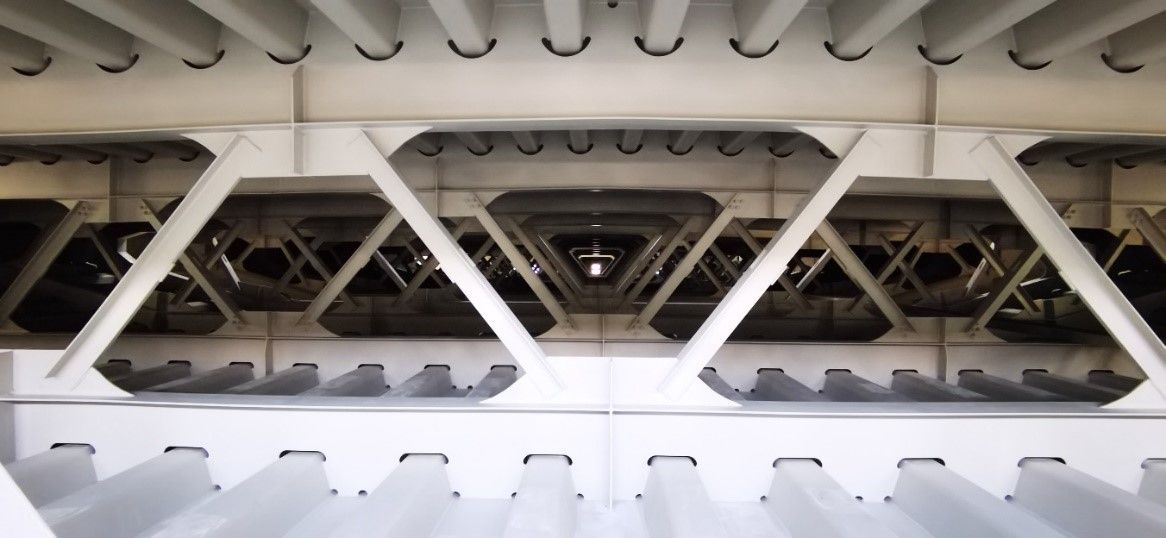 钢箱梁内检修视角