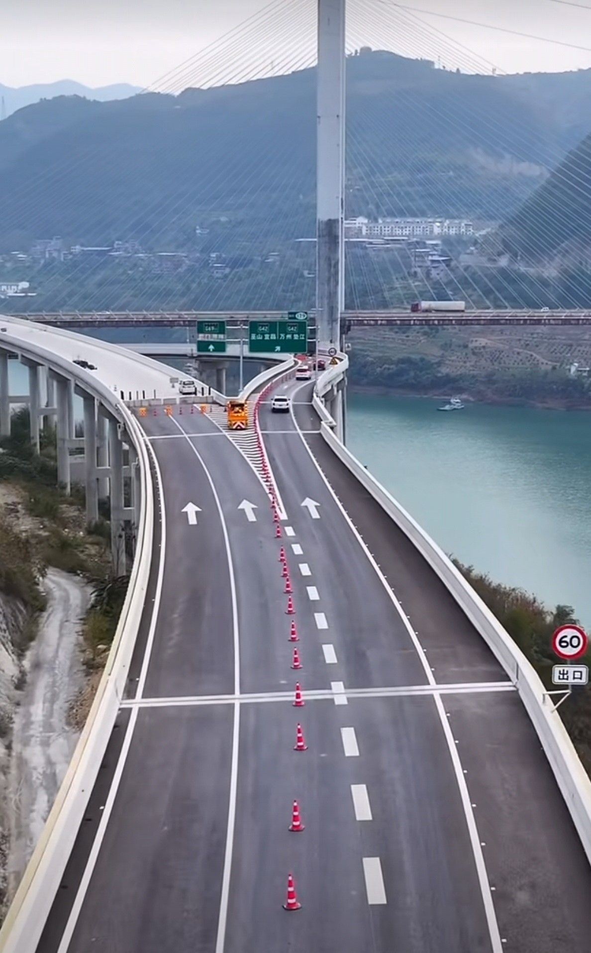 奉建高速公路奉节东枢纽互通（巫溪至奉节）下道通车2
