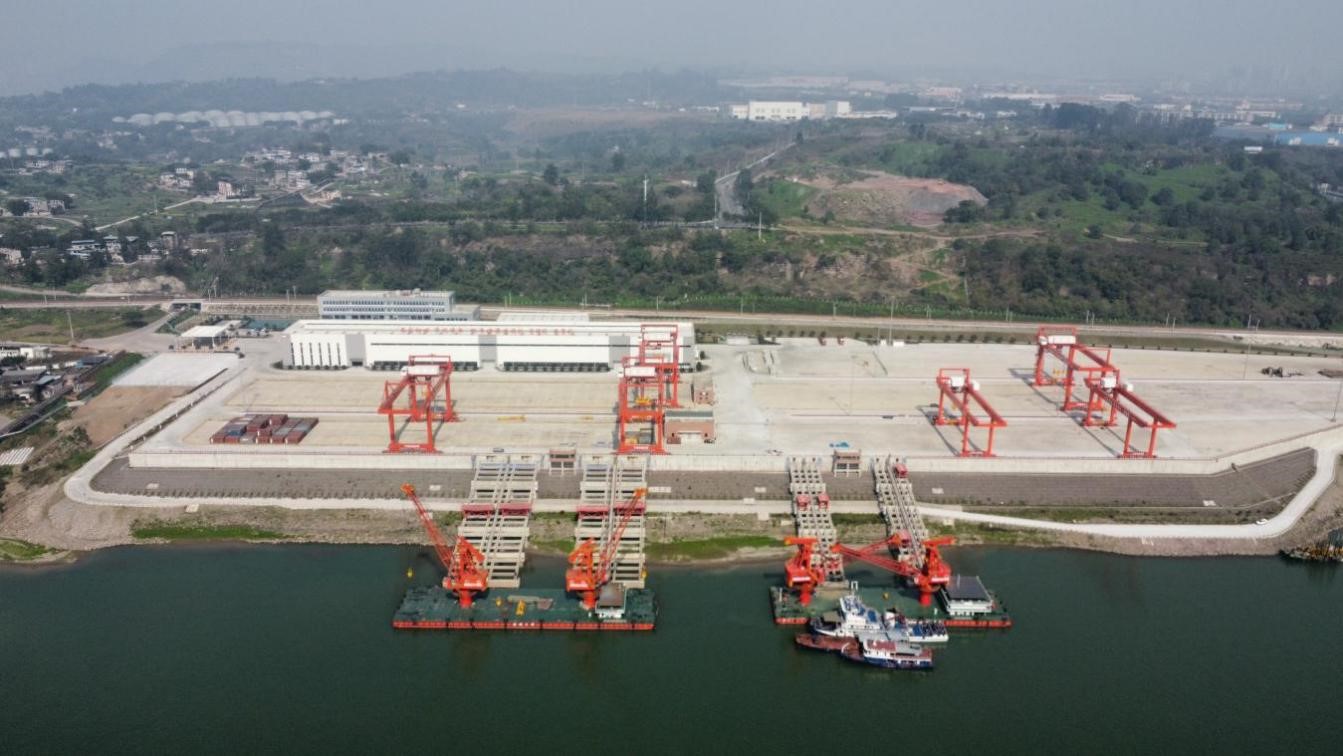 重庆港主城港区黄磏作业区一期工程通过竣工验收1